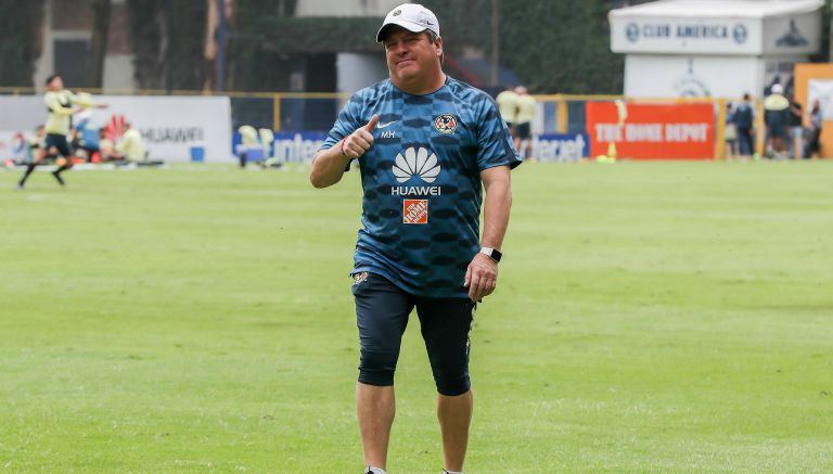 Piojo Herrera, durante un entrenamiento del América