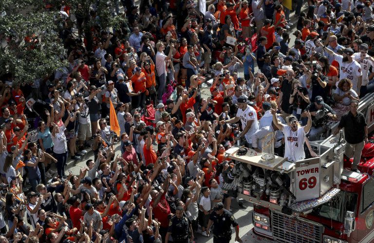 Houston recibe a los Astros para festejar título en la Serie Mundial