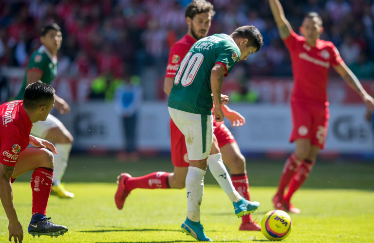 Javier López remata para igualar el juego contra Toluca