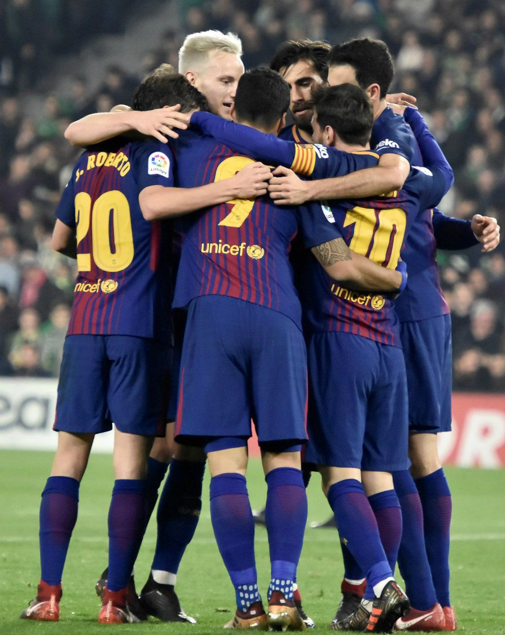 Escuadra de Barcelona festeja su segunda anotación frente a Betis