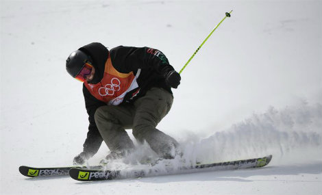 Robert Franco en la prueba de slopestyle de esquí acrobático