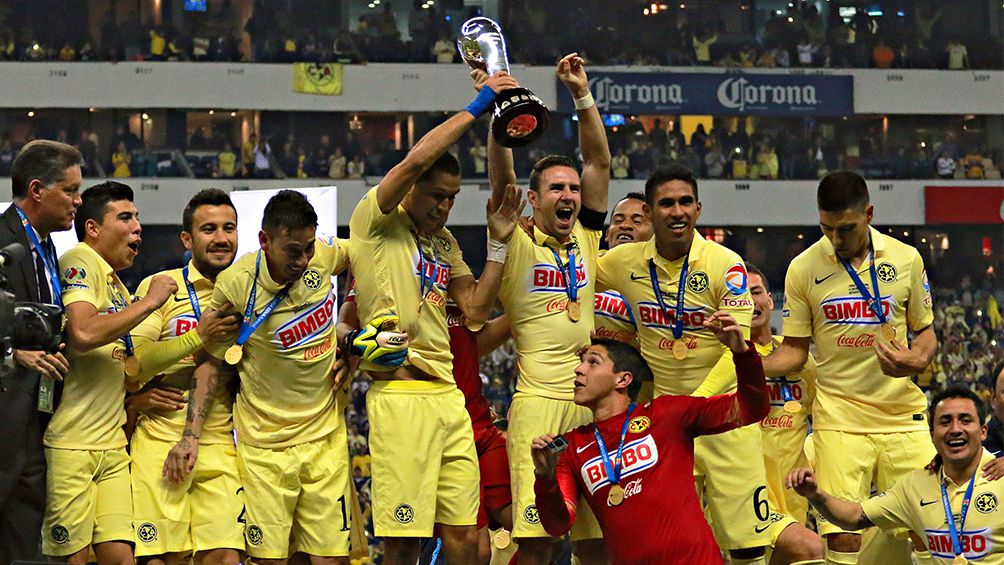 Jugadores del América levantan el título del Apertura 2014