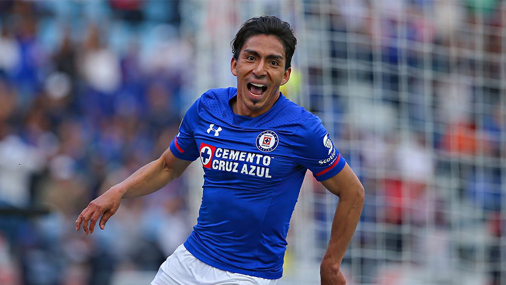 Ángel Mena festeja un gol en el Clausura 2018