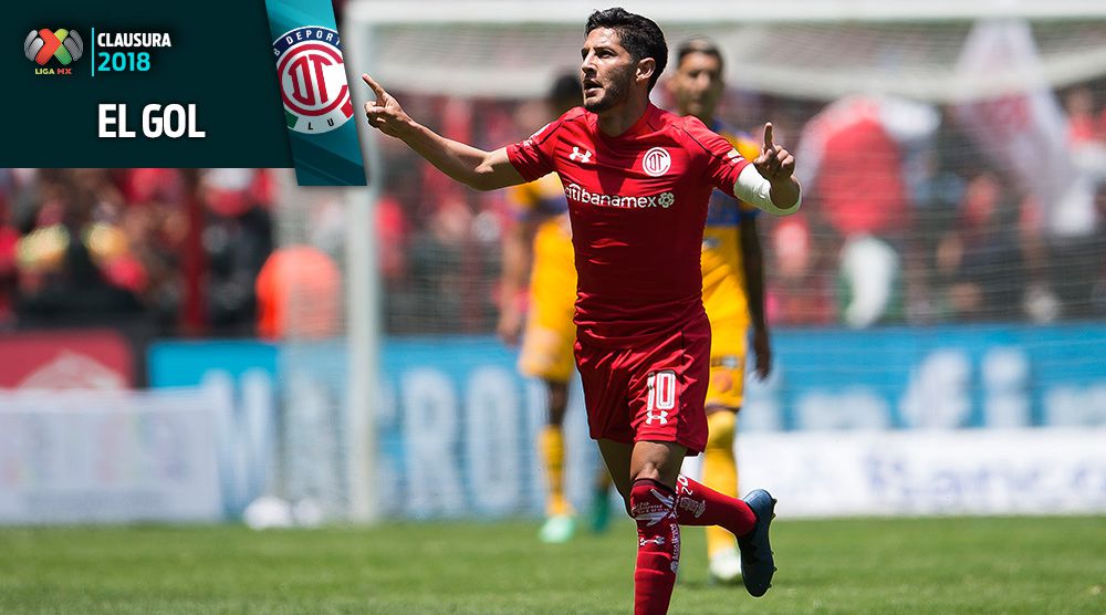 Ángel Reyna festeja gol contra Tigres