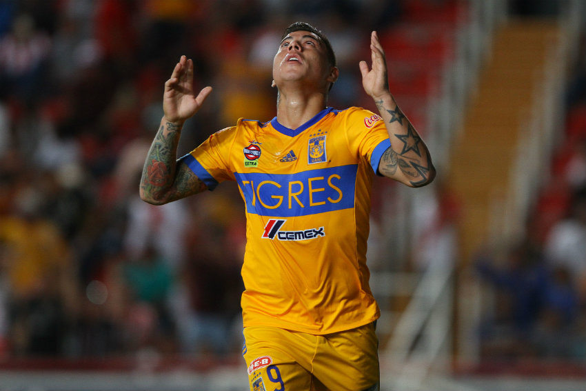 Vargas celebra anotación en la Liga MX
