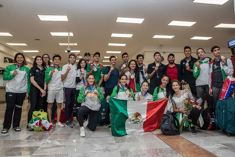 La delegación de taekwondo arribó a suelo mexicano