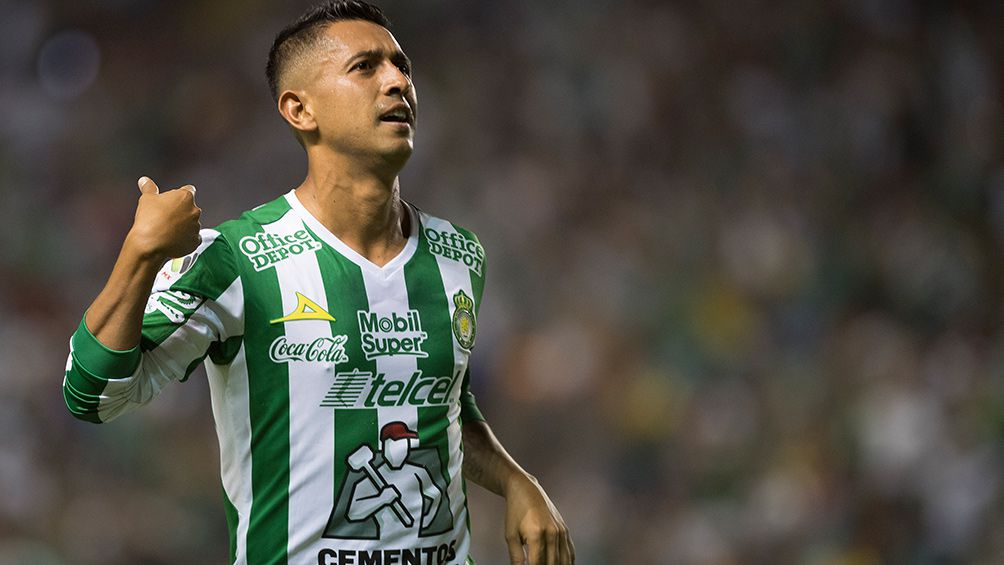 Elías Hernández celebra gol con León 