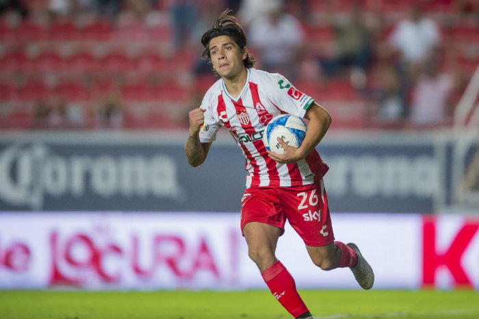 Víctor Dávila celebra su gol ante Puebla