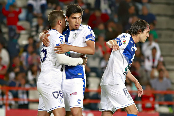 Érick Gutiérrez en festejo de gol con Pachuca
