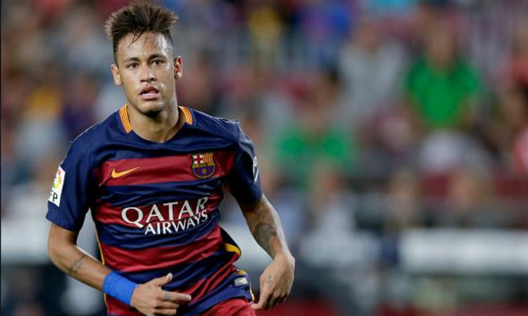 Neymar, durante un juego con Barcelona