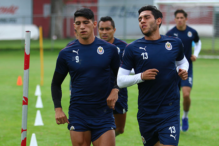 Sandoval y Alan Pulido entrenan con El Rebaño