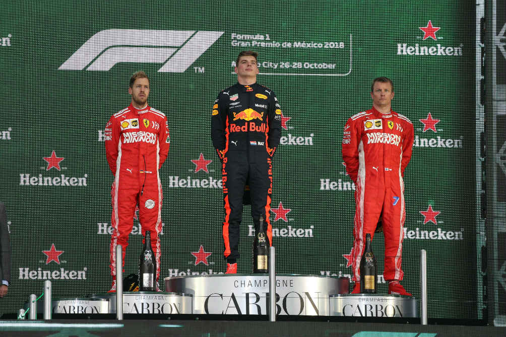 Sebastian Vettel en el podio del Gran Premio de México