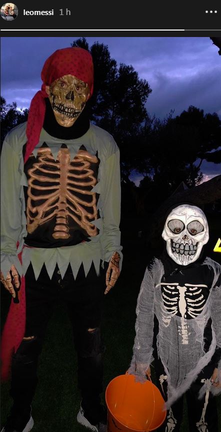 Messi y Thiago celebran de la noche de Halloween