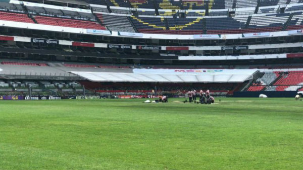 La cancha del Estadio Azteca en estos momentos 