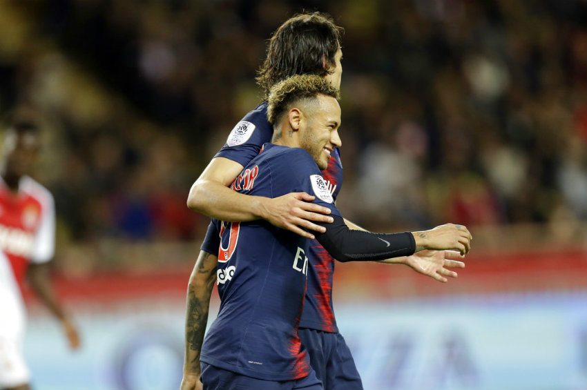 Neymar y Cavani, celebran victoria frente al Mónaco 