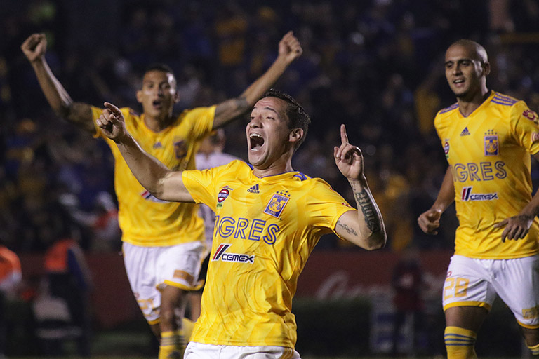 Dueñas celebra el gol del triunfo frente a Pumas