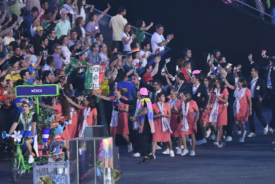 México desfila en la inauguración de Rio 2016