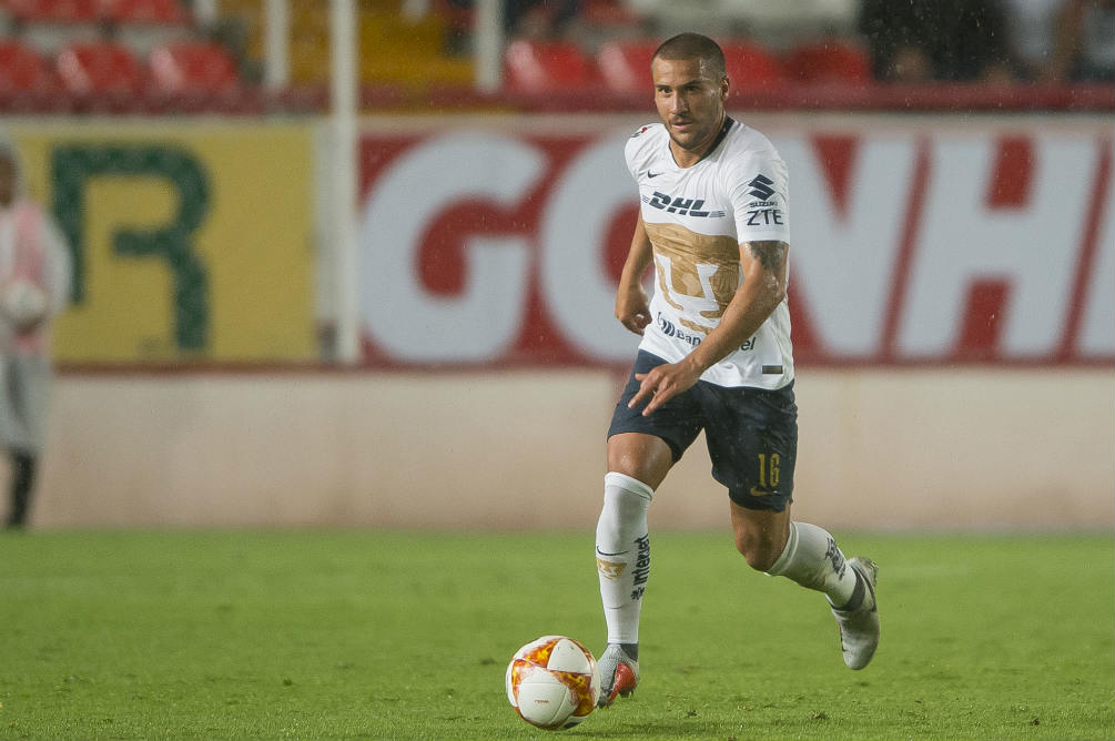 Andrés Iniestra durante un partido con Pumas