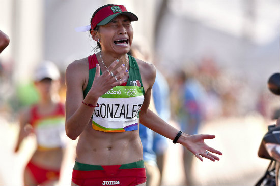 González, llora de alegría al obtener plata en Río 2016 