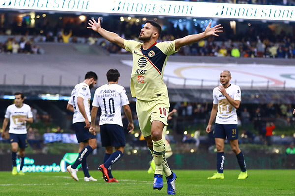 Bruno Valdez festeja su gol contra Pumas