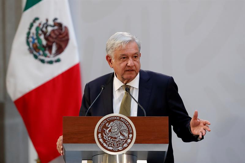 López Obrador habla en conferencia de prensa