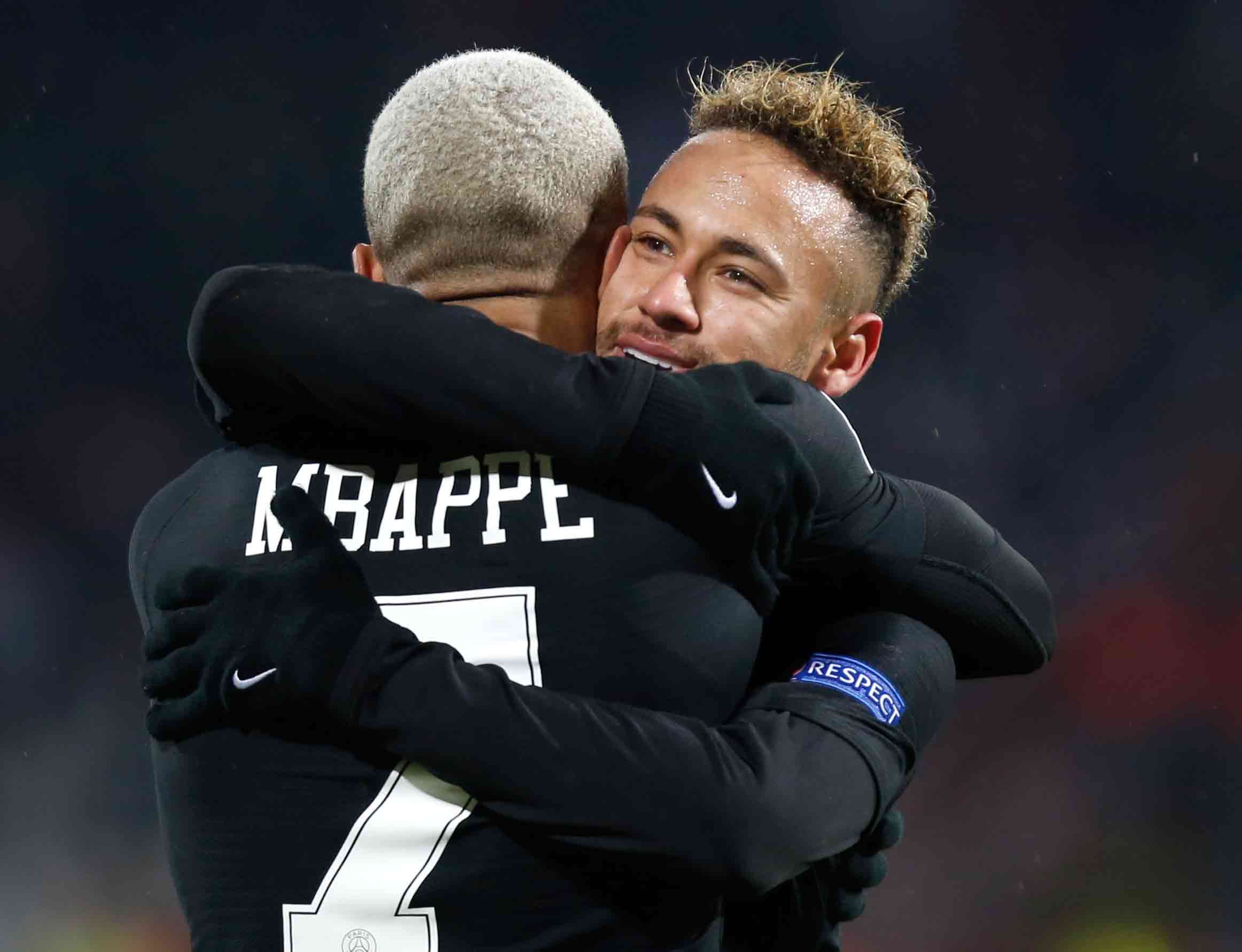 Neymar y Mbappé celebrado un gol con el PSG 