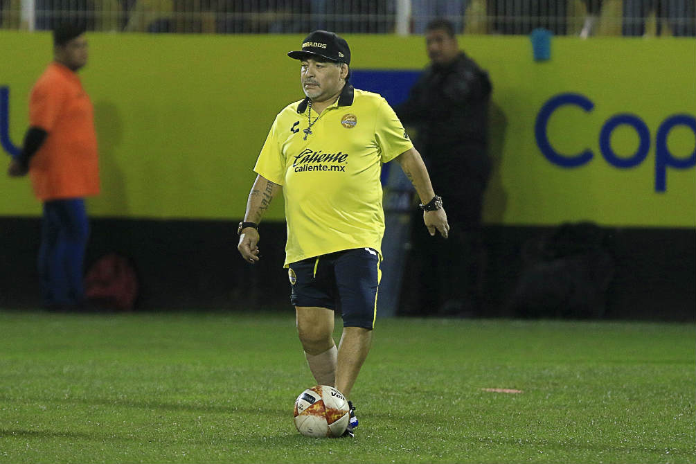 Diego Maradona en un entrenamiento de Dorados