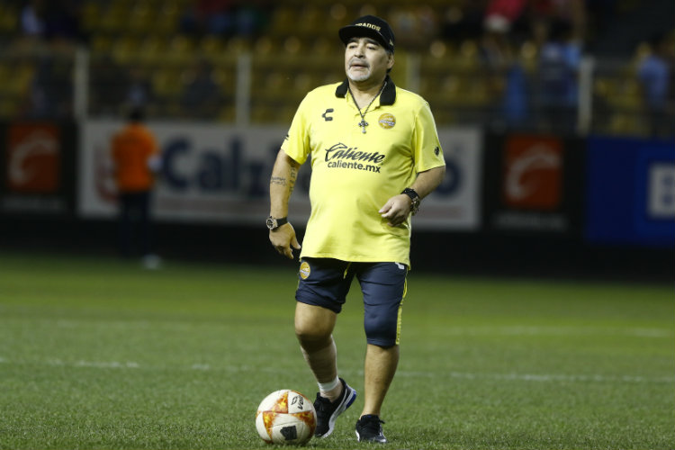 Maradona, durante un entrenamiento con Dorados