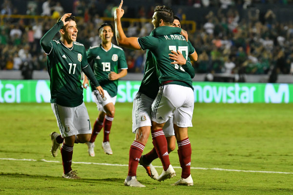 Selección Mexicana celebra una anotación frente a Costa Rica