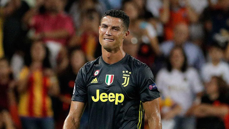 Cristiano se lamenta en un juego con la Juventus