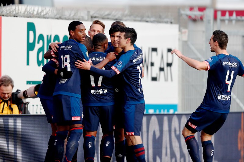 PSV celebra victoria momentánea ante el Emmen