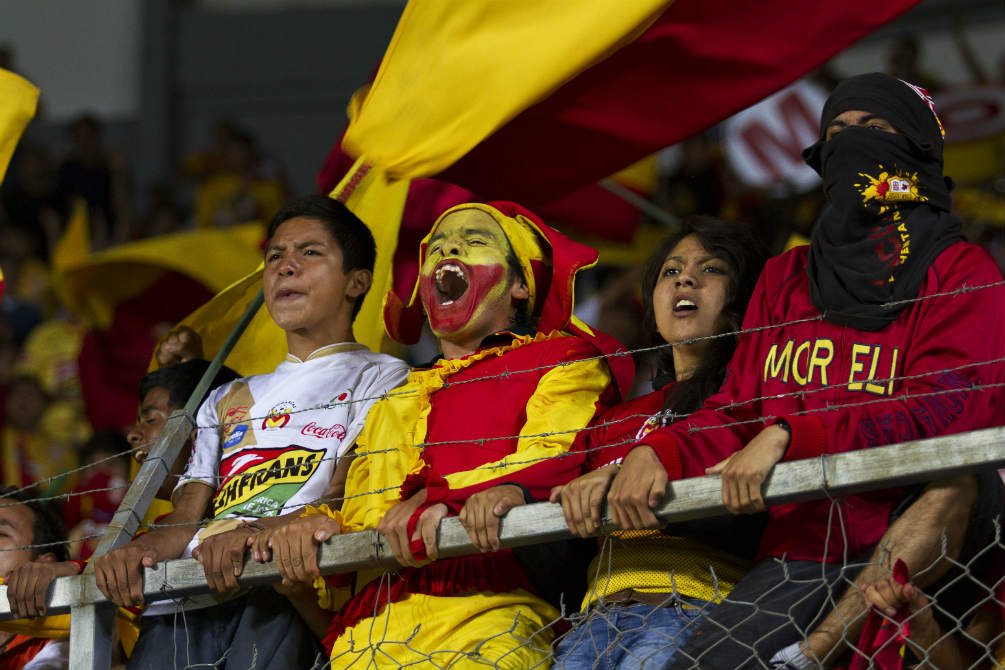 Aficionados del Morelia durante un partido