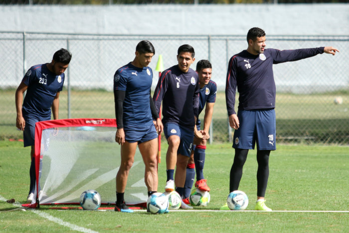 Jugadores de Chivas en un entrenamiento del Rebaño