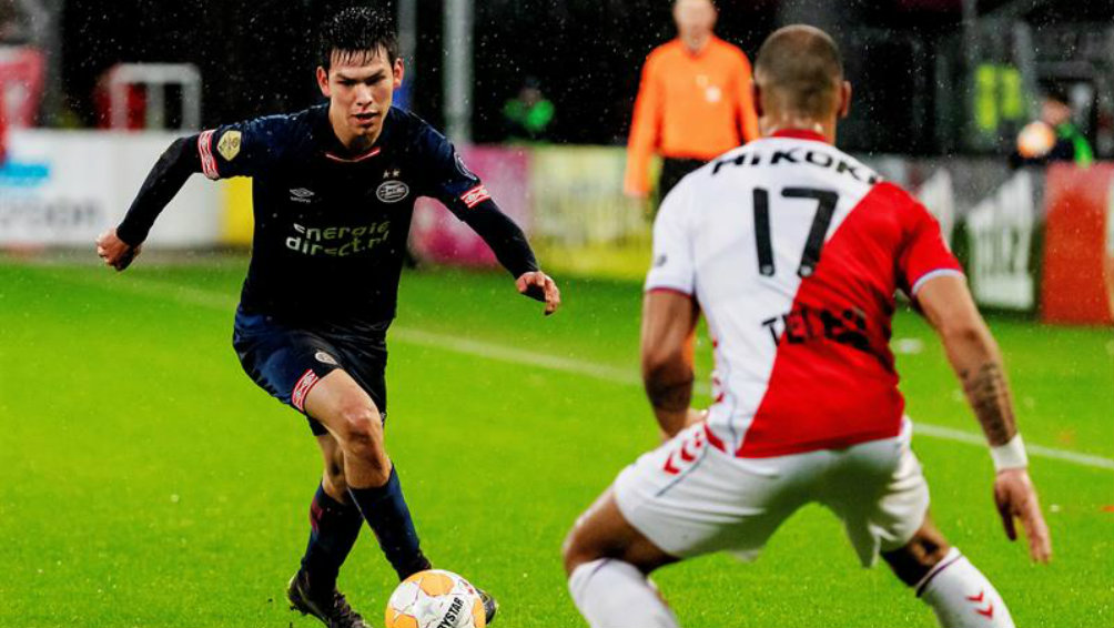 Lozano durante el partido contra Utrecht 