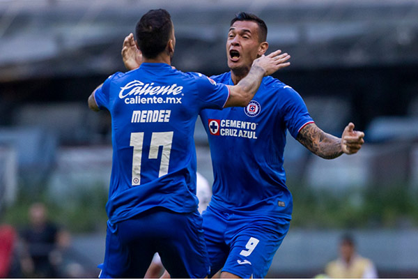 Méndez y Caraglio festejan gol