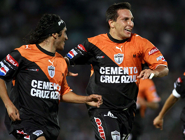 Damián y Chaco celebran gol con Pachuca