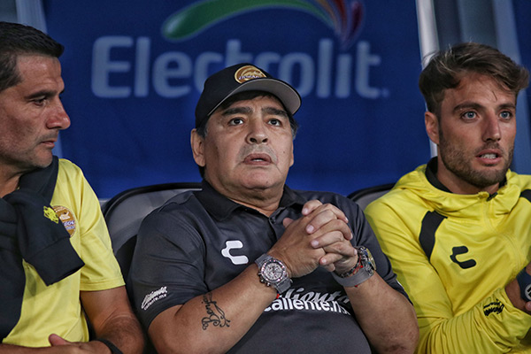 Maradona observa juego de Dorados