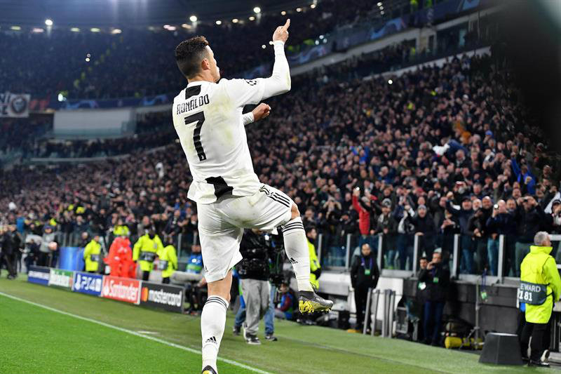 Cristiano Ronaldo festeja uno de sus goles contra el Atlético 