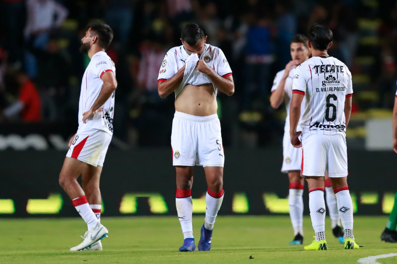 Jugadores de Chivas lamentan la derrota