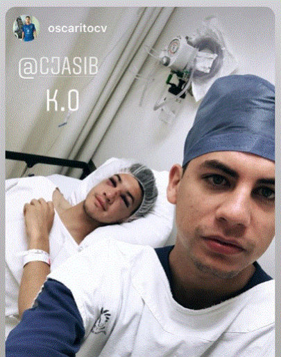 César Montes, después de ser operado