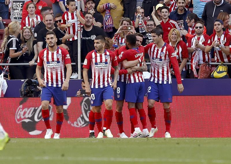 Jugadores del Atlético de Madrid festejan un gol