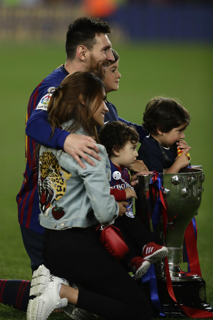 Messi con su familia celebrando el campeonato de Liga 