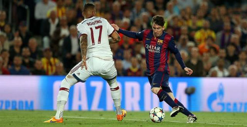 Momento en que Messi se quita la marca de Boateng