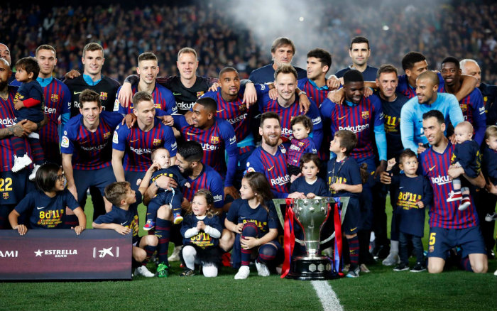 Jugadores del Barcelona, con título de Liga