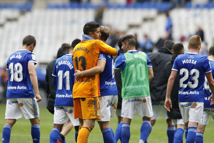 Jugadores del Real Oviedo festejando el triunfo ante Numancia 