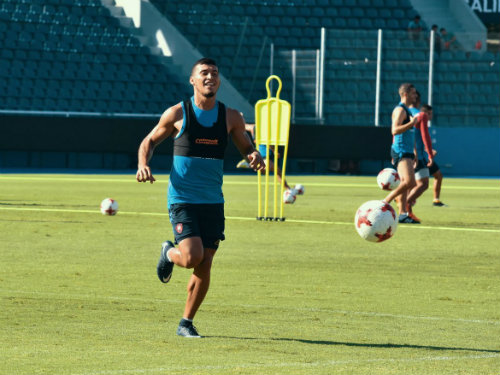 Escobar durante un entrenamiento con el Cerro Porteño 