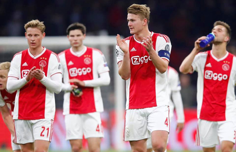 De Ligt y De Jong, tras un duelo con el Ajax