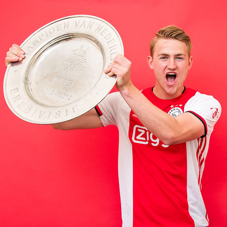 Matthijs de Ligt levanta título de la Eredivisie