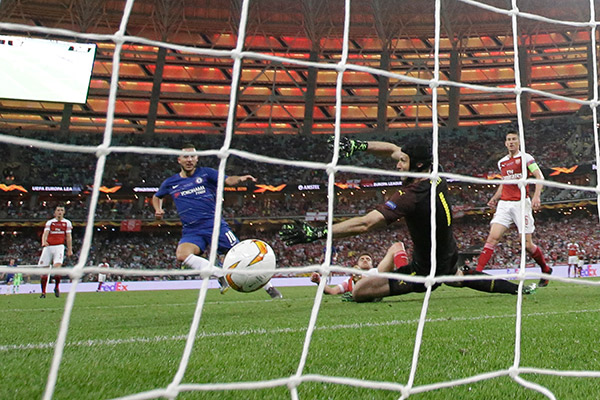Hazard define el cuarto gol del Chelsea