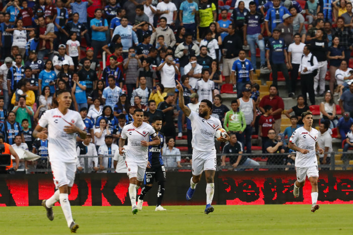 Jugadores de Veracruz en festejo de gol 